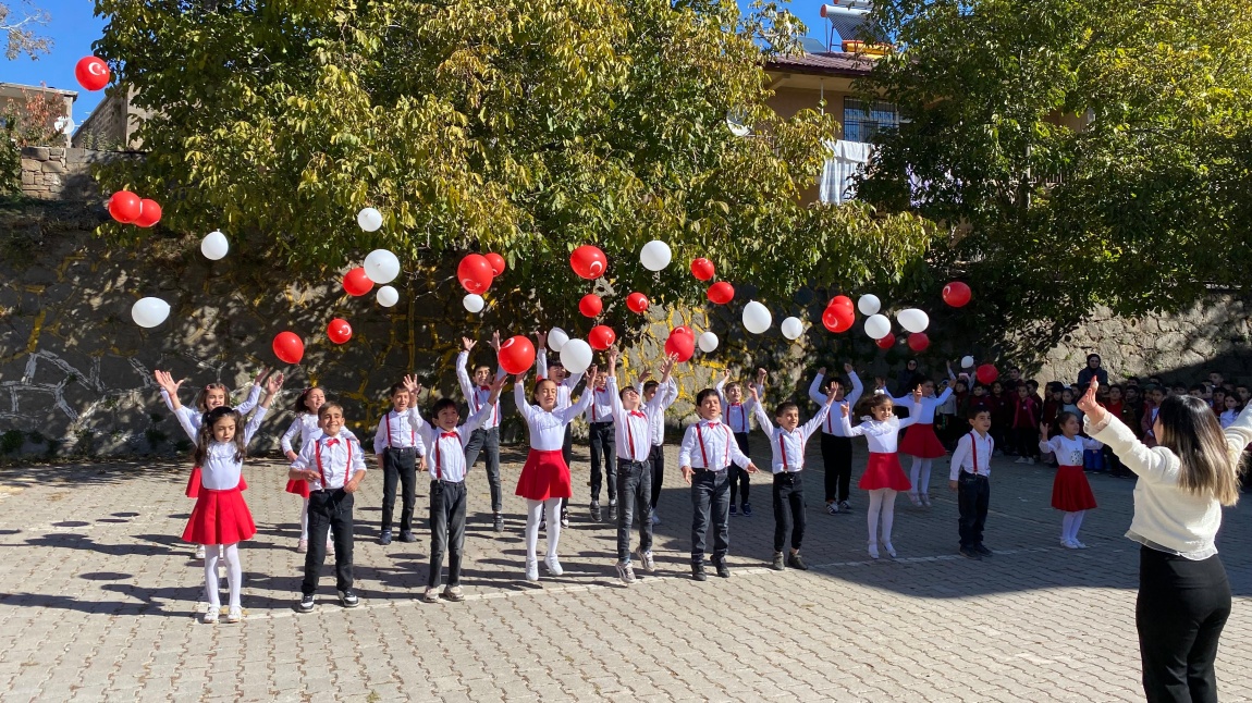 29 EKİM CUMHİRİYET BAYRAMI COŞKUYLA KUTLANDI